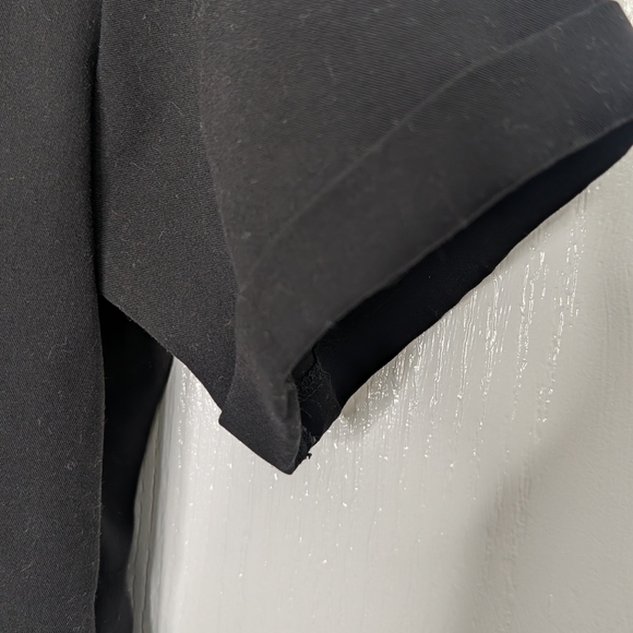 Figs Black V-Neck Medical Scrub Top - Picture 5 of 9